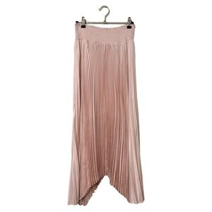 Light pink pleated skirt. Elie Tahari. 
Xsmall.